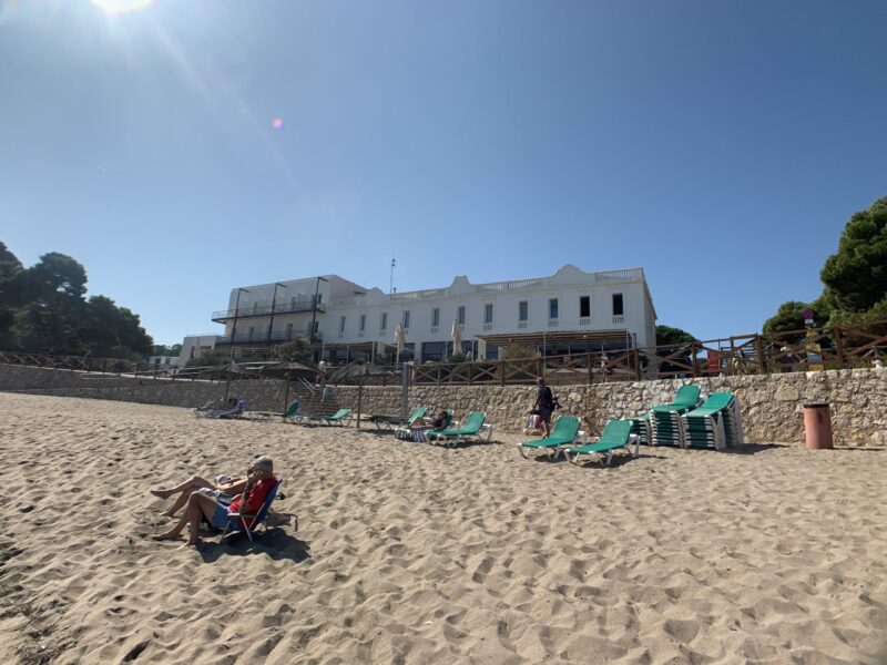 urlaub costa brava - das Hotel am Strand an der Costa Brava in Nordspanien