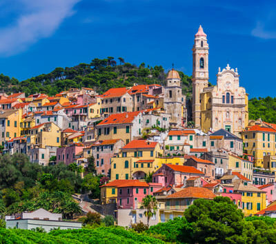 ligurien - Panorama von der Stadt Cervo