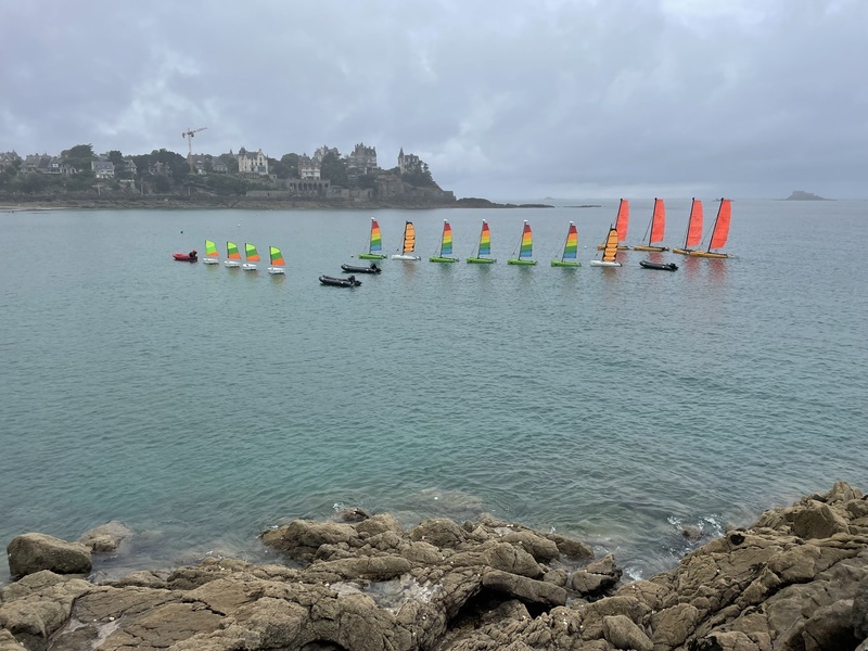 saint malo - Segeboote in der Bucht bei Dinard