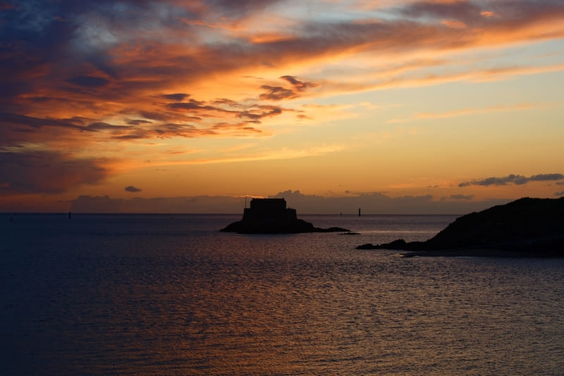 saint malo - Sonnenuntergang über dem Meer bei Saint Malo