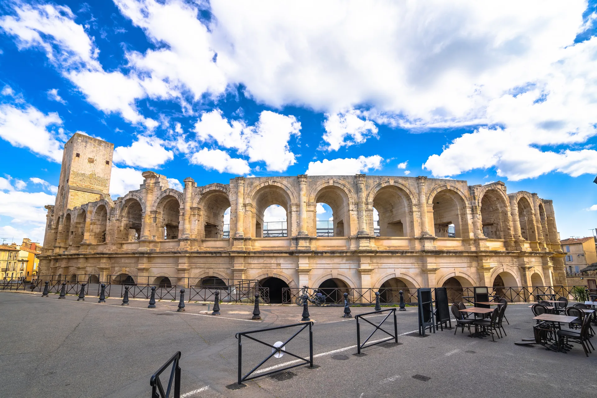 Römisches Amphitheater Arènes in der Altstadt von Arles