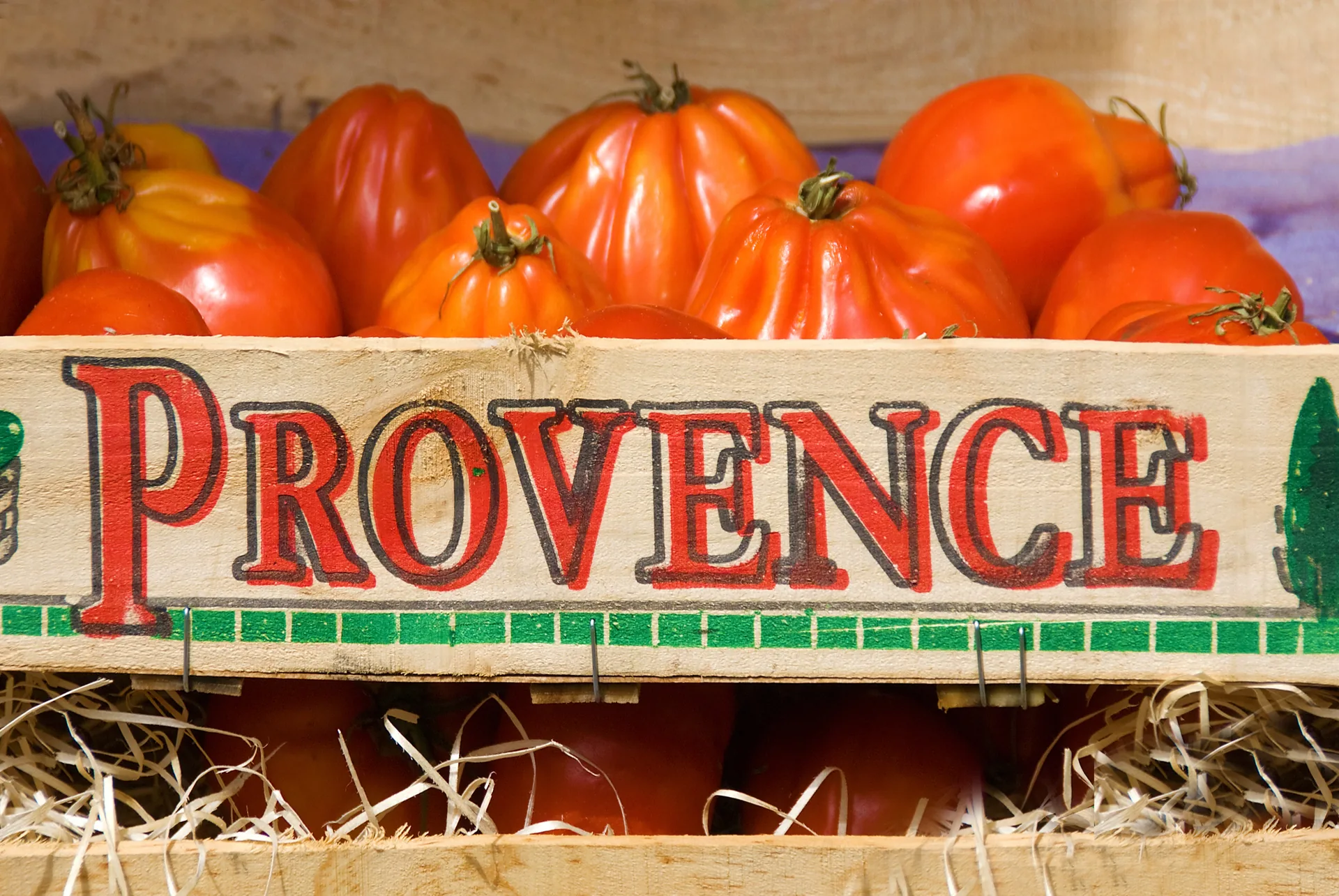 Ochsenherz-Tomate auf einem Markt in der Provence